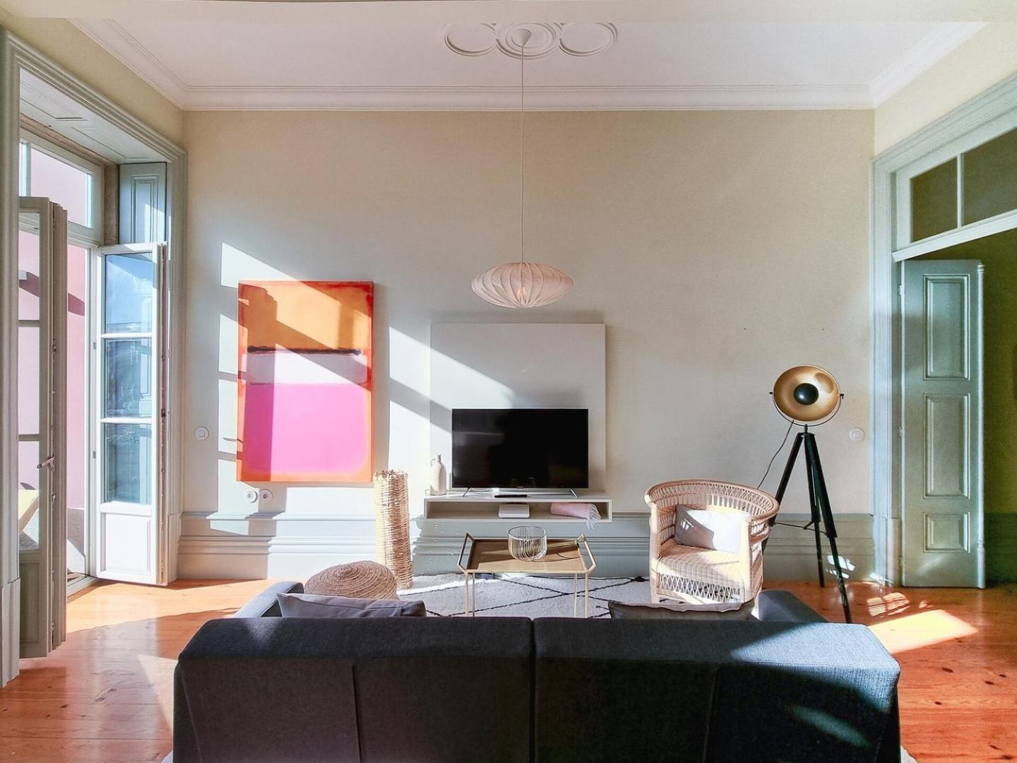 Stunning Flat With Private Balcony In Center Apartamento