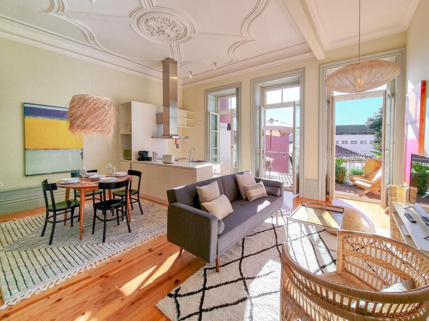 Stunning Flat With Private Balcony In Center Porto