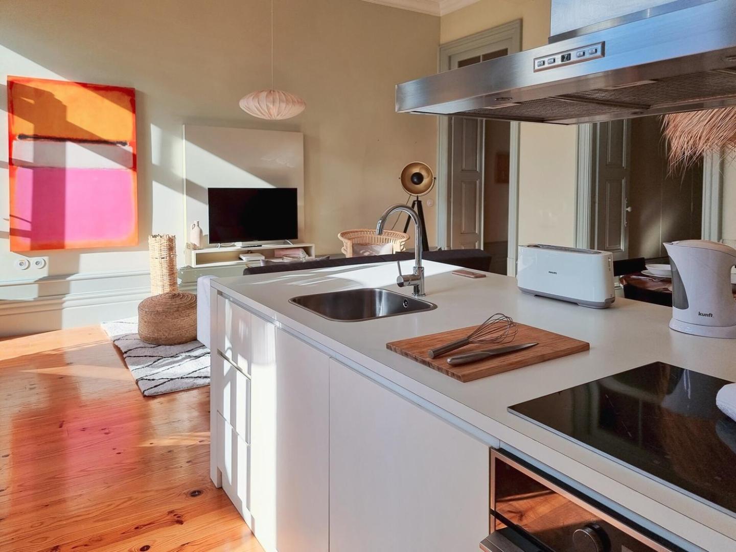 Stunning Flat With Private Balcony In Center Apartamento *