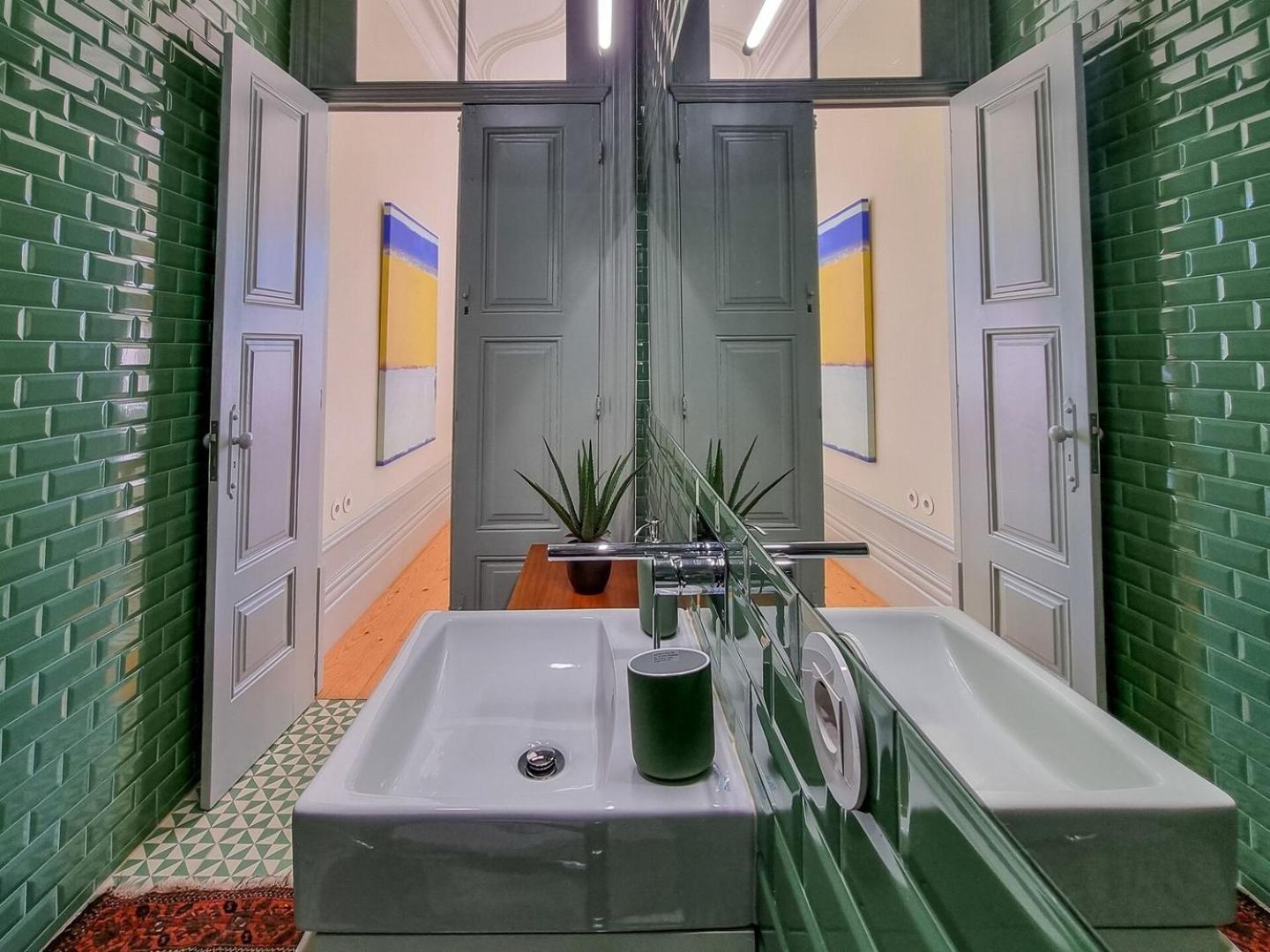 Stunning Flat With Private Balcony In Center Porto