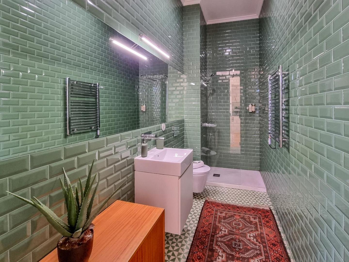 Stunning Flat With Private Balcony In Center Apartamento Porto