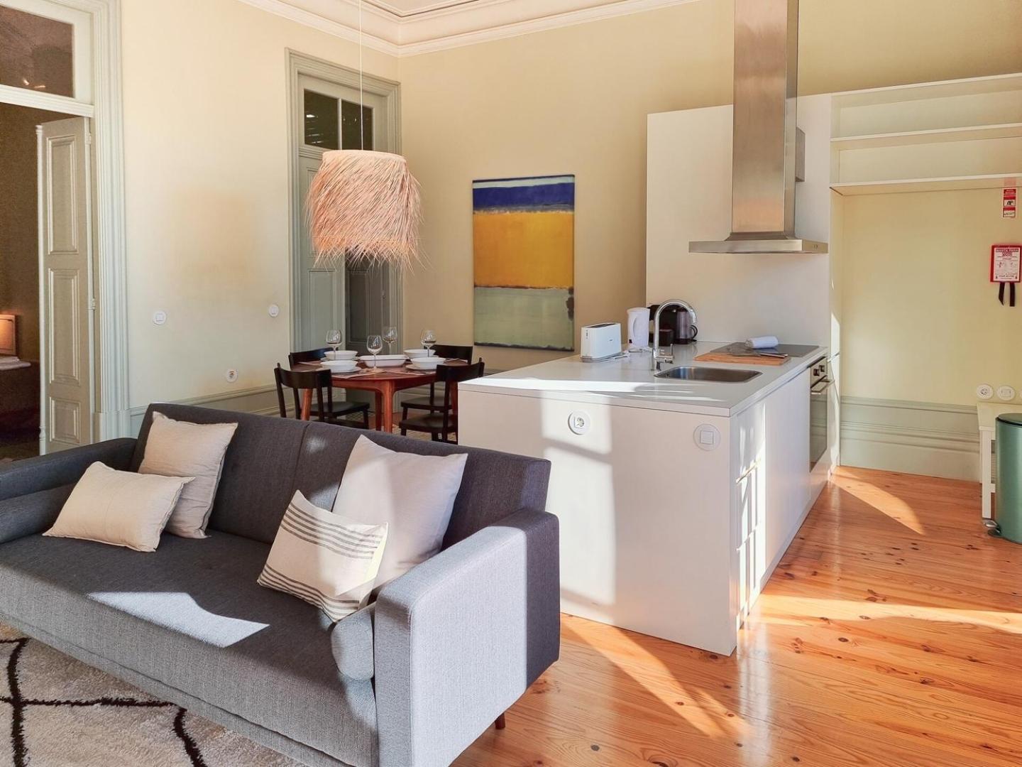 Stunning Flat With Private Balcony In Center Porto
