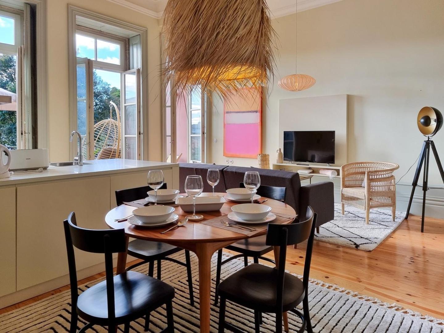 Stunning Flat With Private Balcony In Center Apartamento Porto
