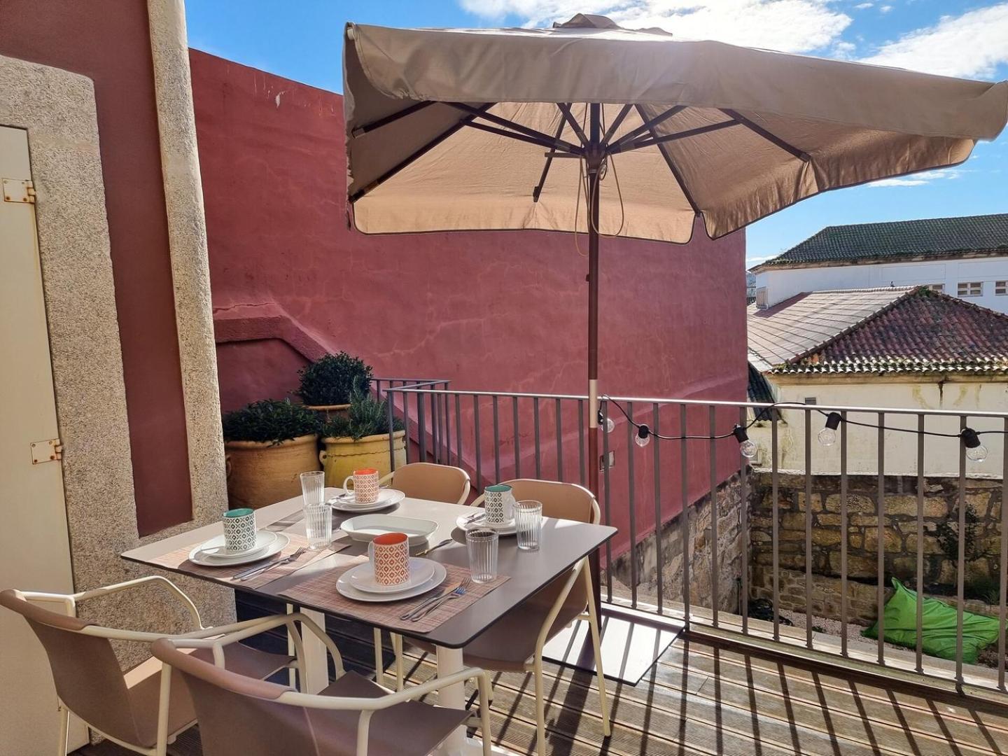 Stunning Flat With Private Balcony In Center * Porto